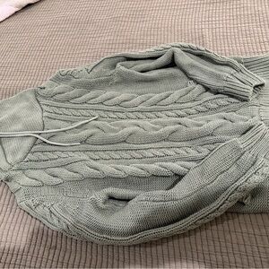 Cable Knit Sweater - Green